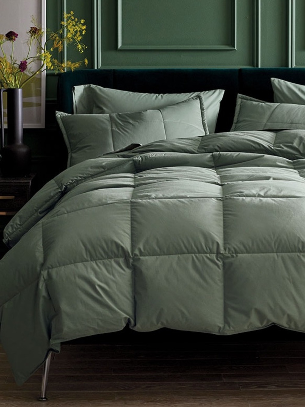 NWT Company Store LaCrosse RDS Down Comforter Queen Sage